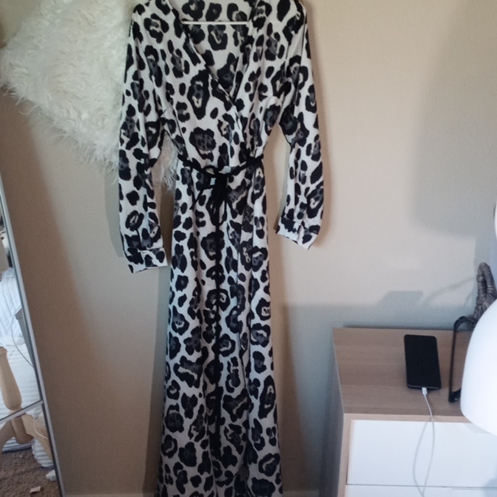 Long, long sleeved, leopard print dress. New cond.